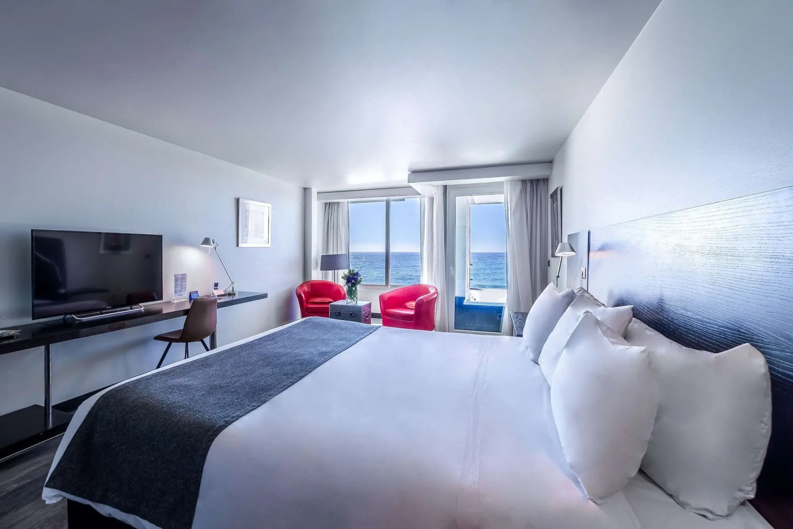 Radisson Blu Acqua Hotel & Spa Concon