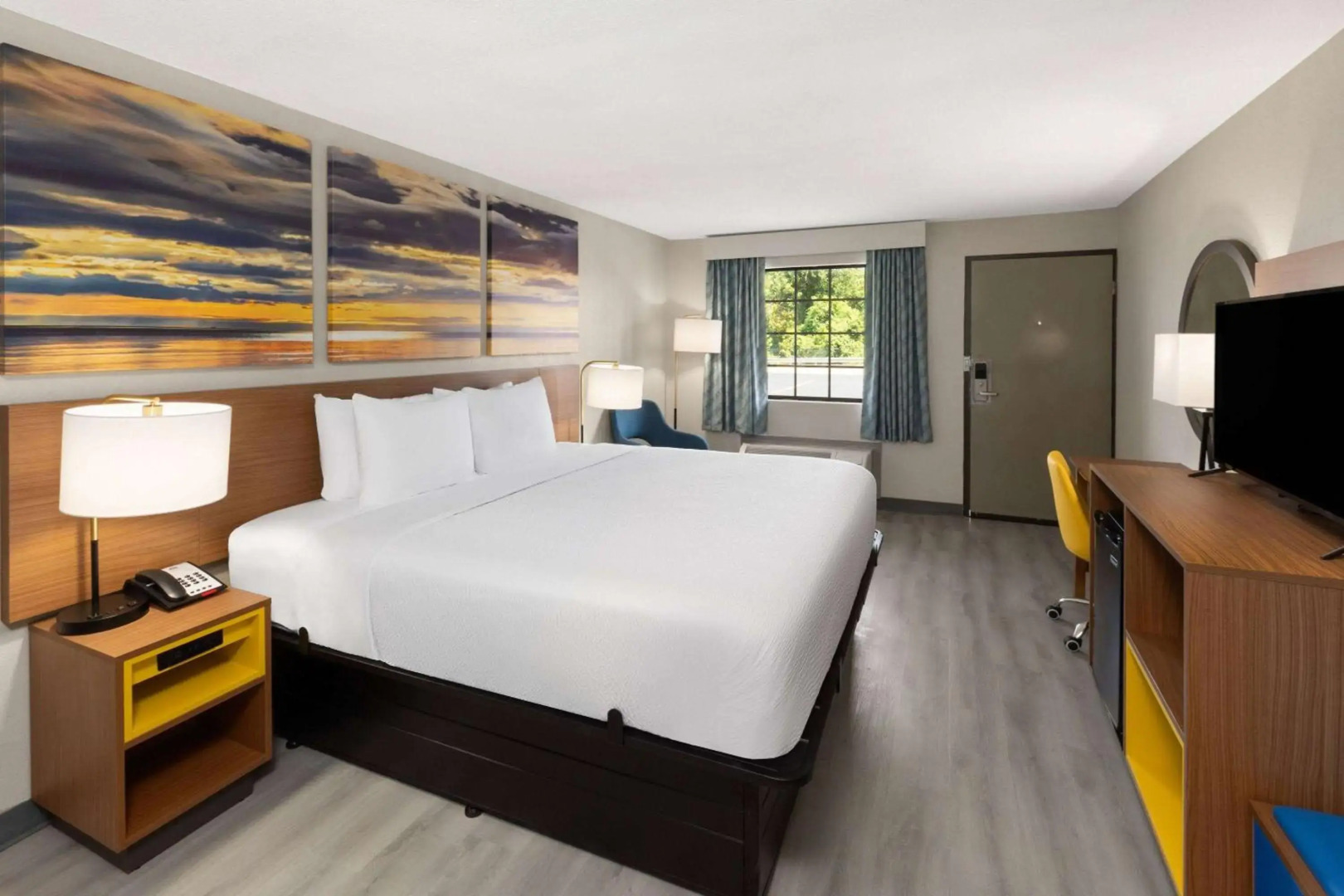 Days Inn & Suites by Wyndham Vicksburg