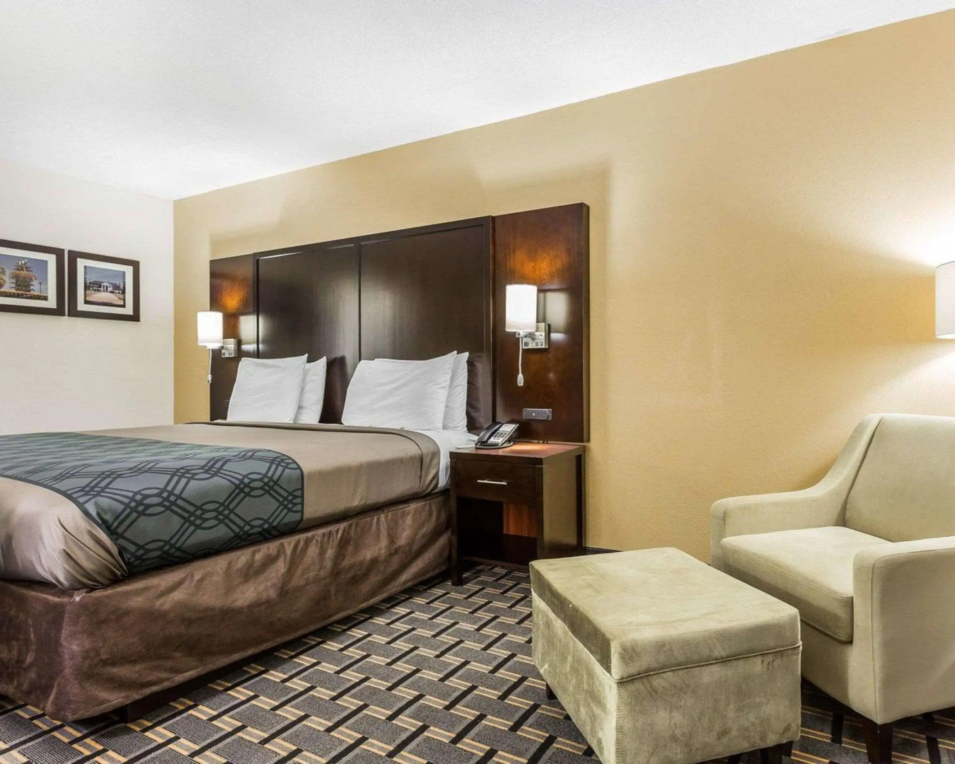 Econo Lodge Coliseum