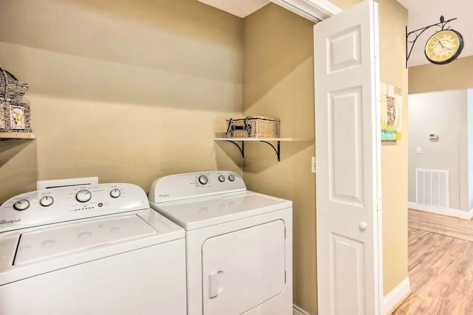 'the Gathering Place' Brenham Home on 6 Acres