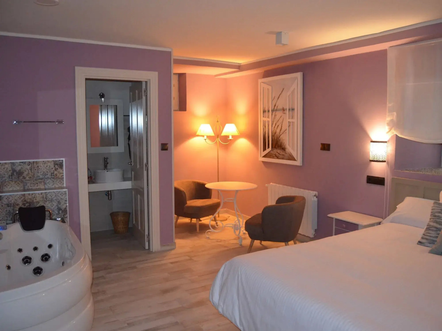 Suites con Jacuzzi Santillana