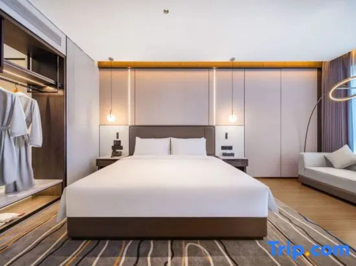 Madison Hotel Tianmen Wanda Plaza