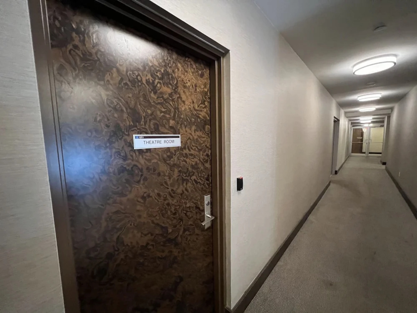 Atlas Suites - Bay & College