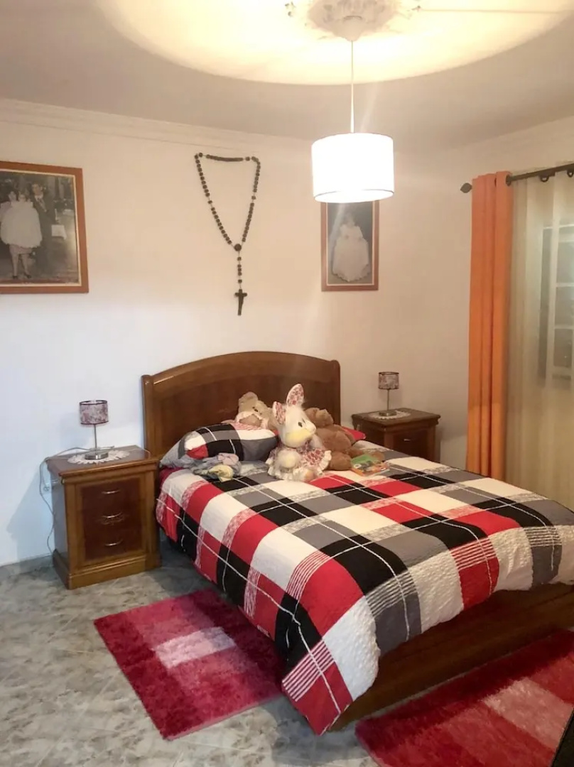 House With 4 Bedrooms in Cortiçada, With Wonderful Mountain View, Enclosed Garden and Wifi Near the Slopes