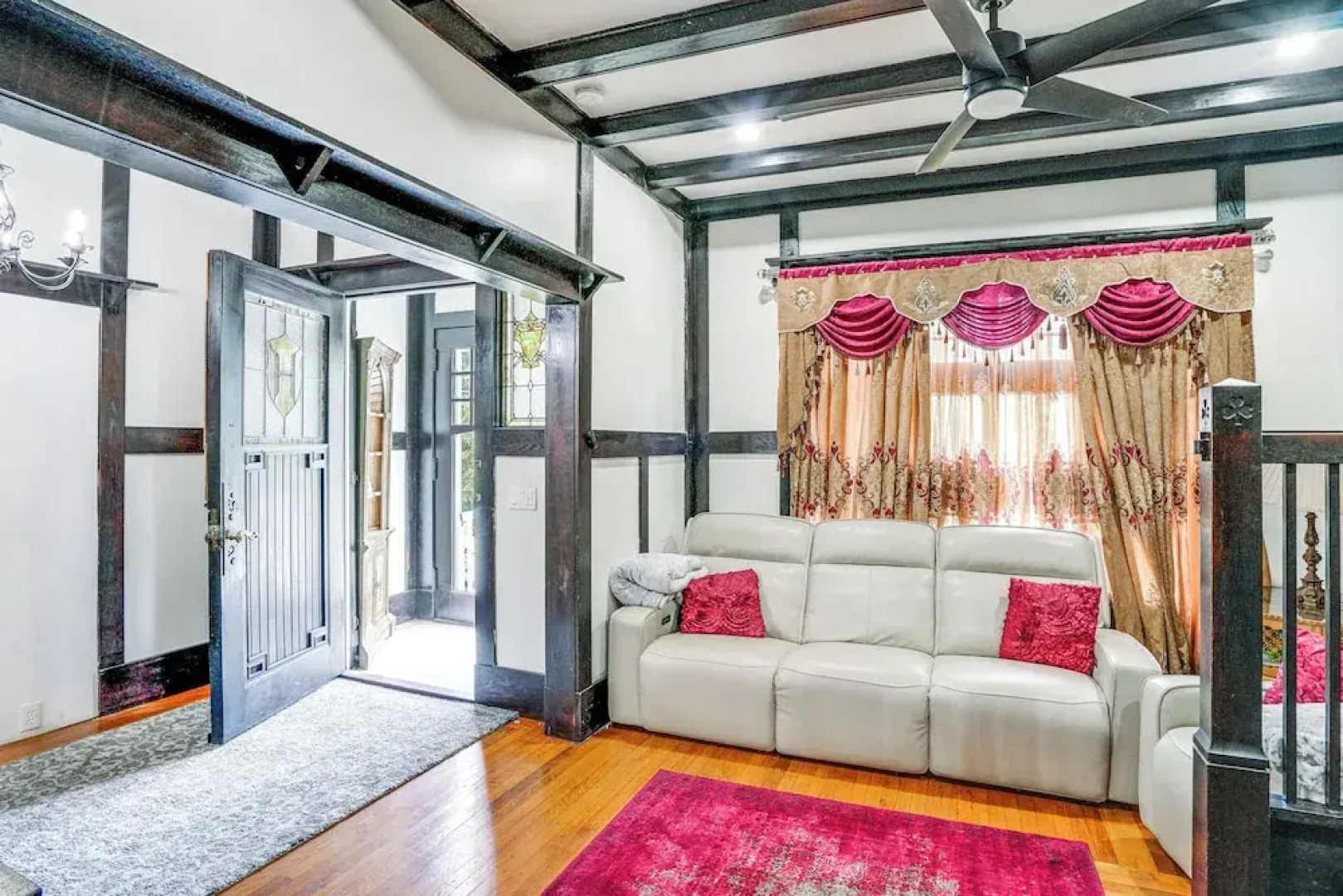 Walk to Nott Memorial: Studious Retreat Near Eats