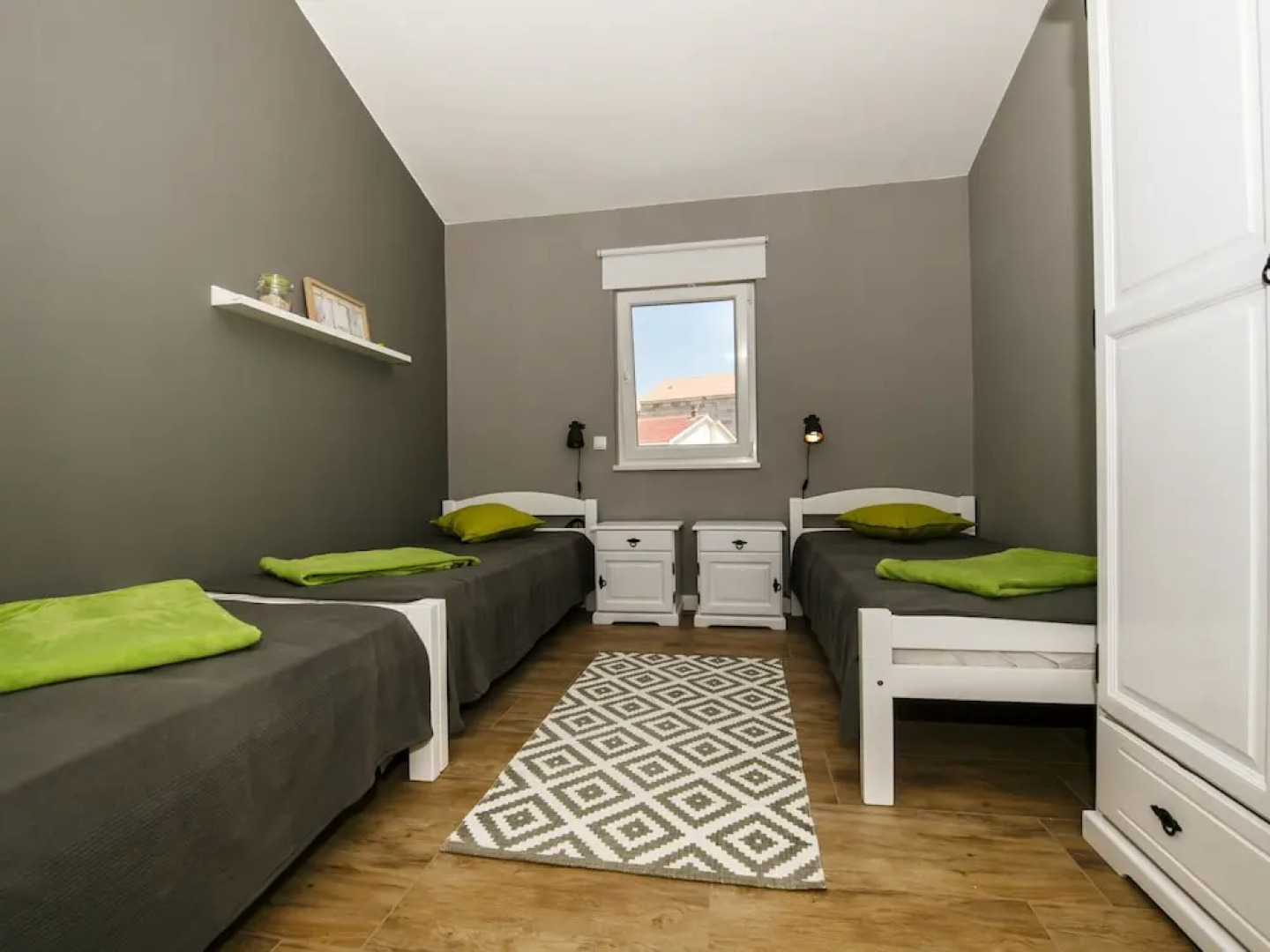 Charming Holiday Home in Razanac with Terrace