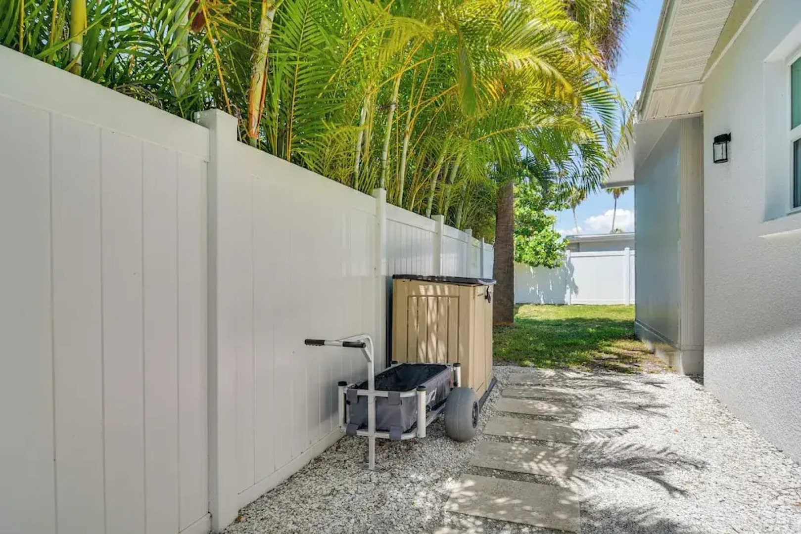 Redington Beach Coastal Retreat - Walk to Beach!