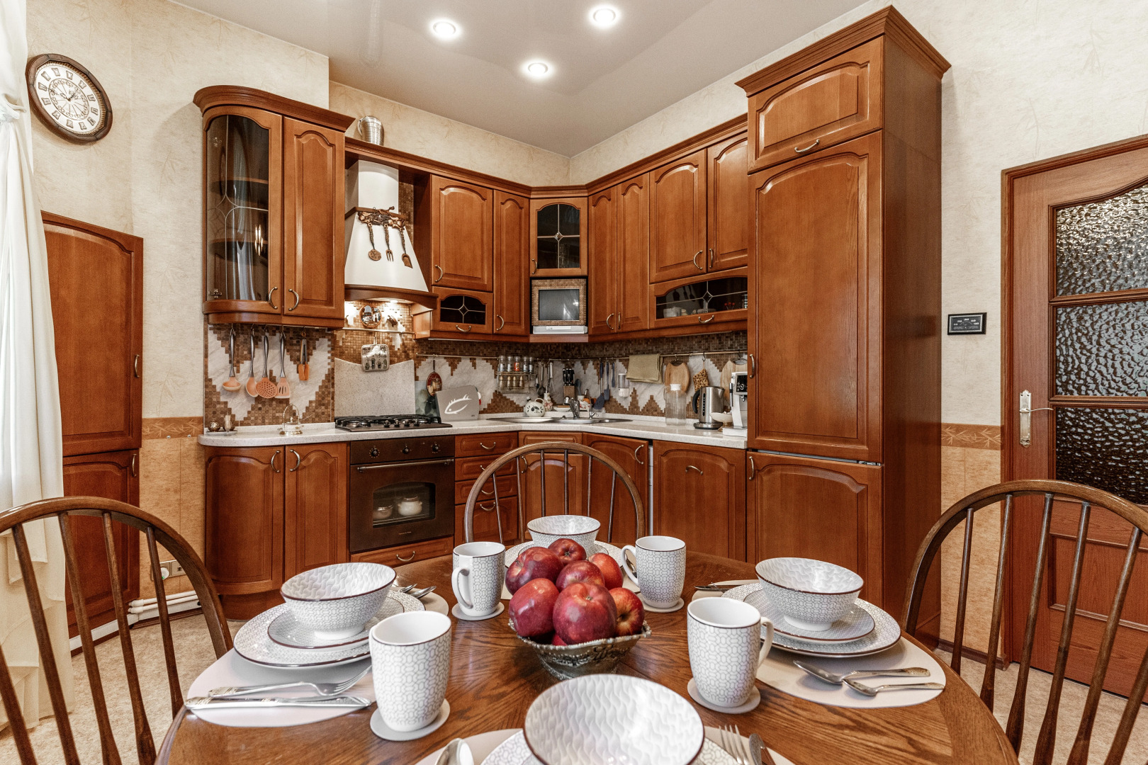 Квартира Малоохтинский 84б