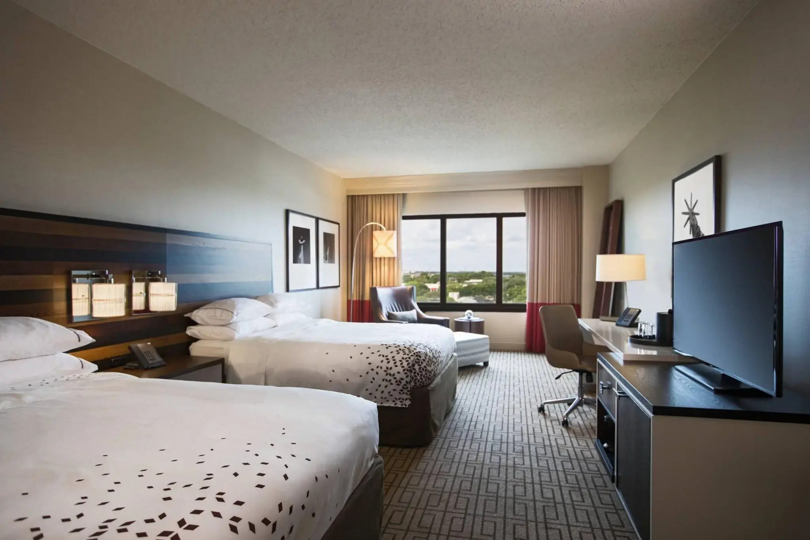 Renaissance Austin Hotel