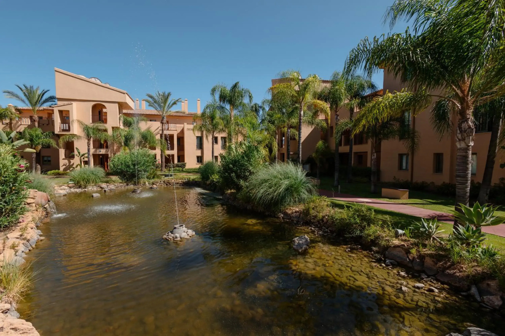 Modern and luxurious holiday home with sea views in Benahavís