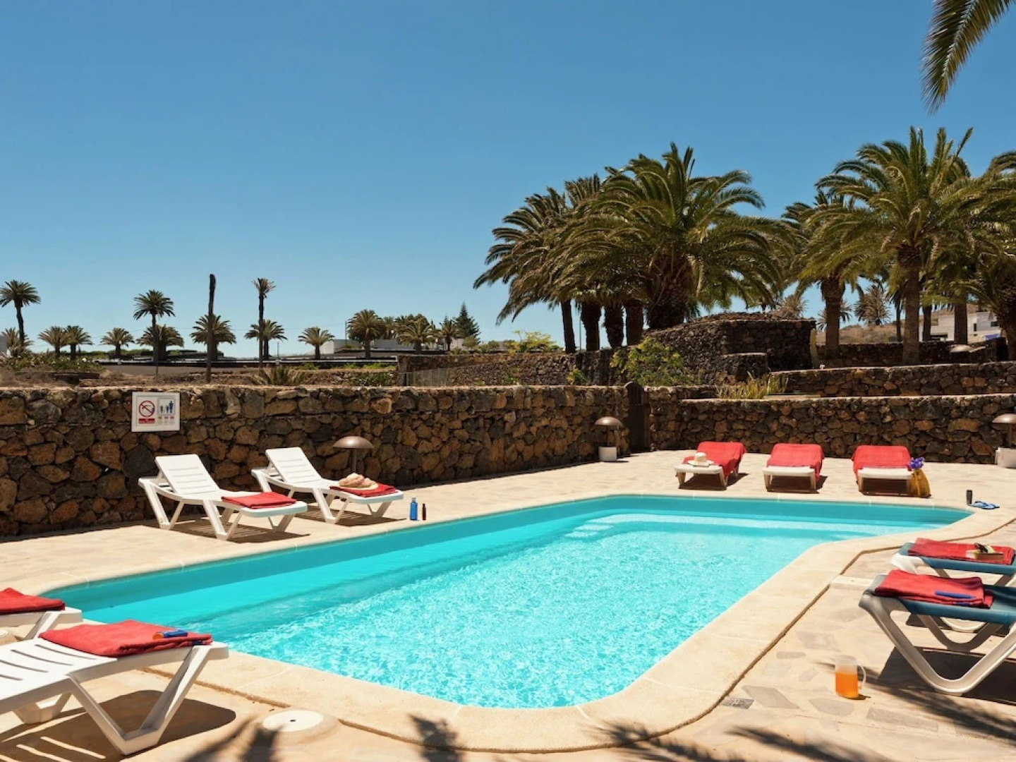 Spacious Villa in Haría With Swimming Pool