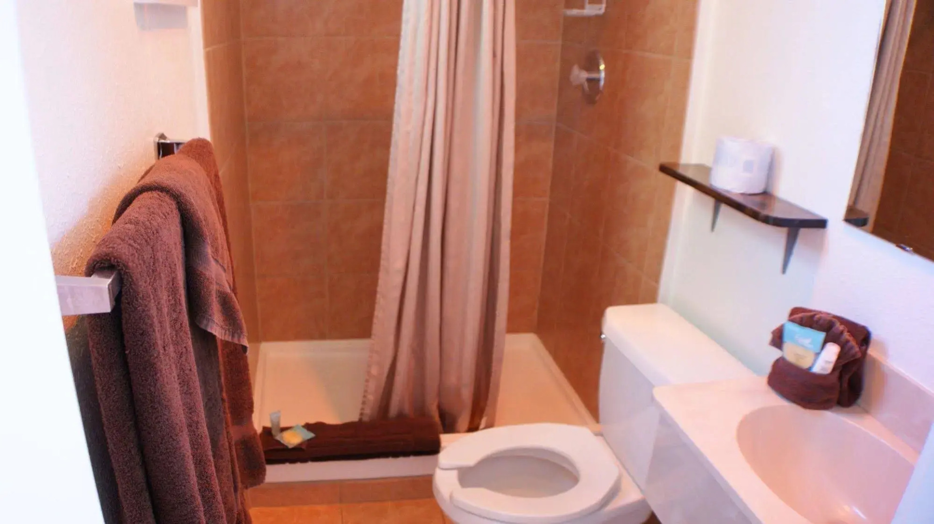 Adventure Inn & Motel