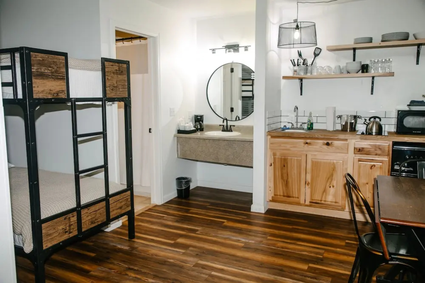 Trailhead Cabins & Lodging