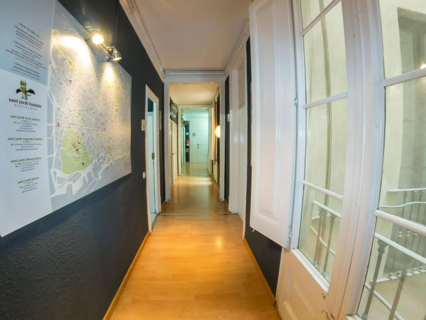 Sant Jordi Hostel Alberg