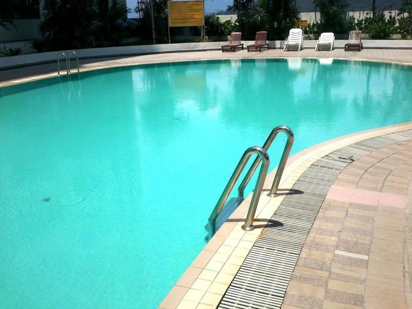 Likas Square Apartment Hotel