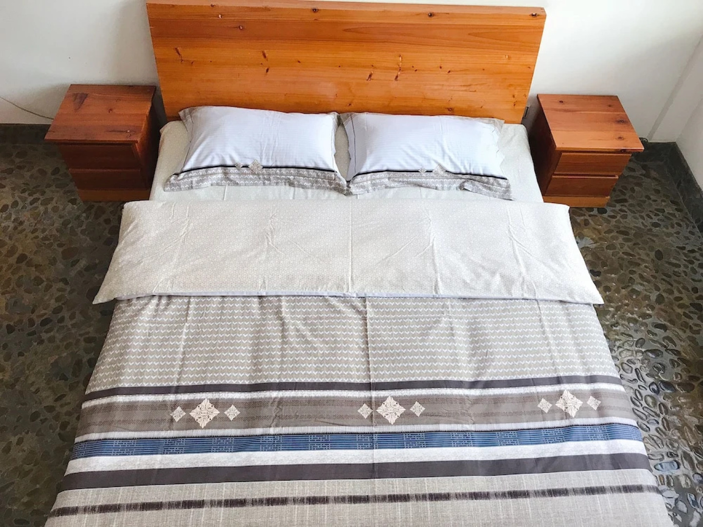 Taining Happy Stone Duplex Apartment