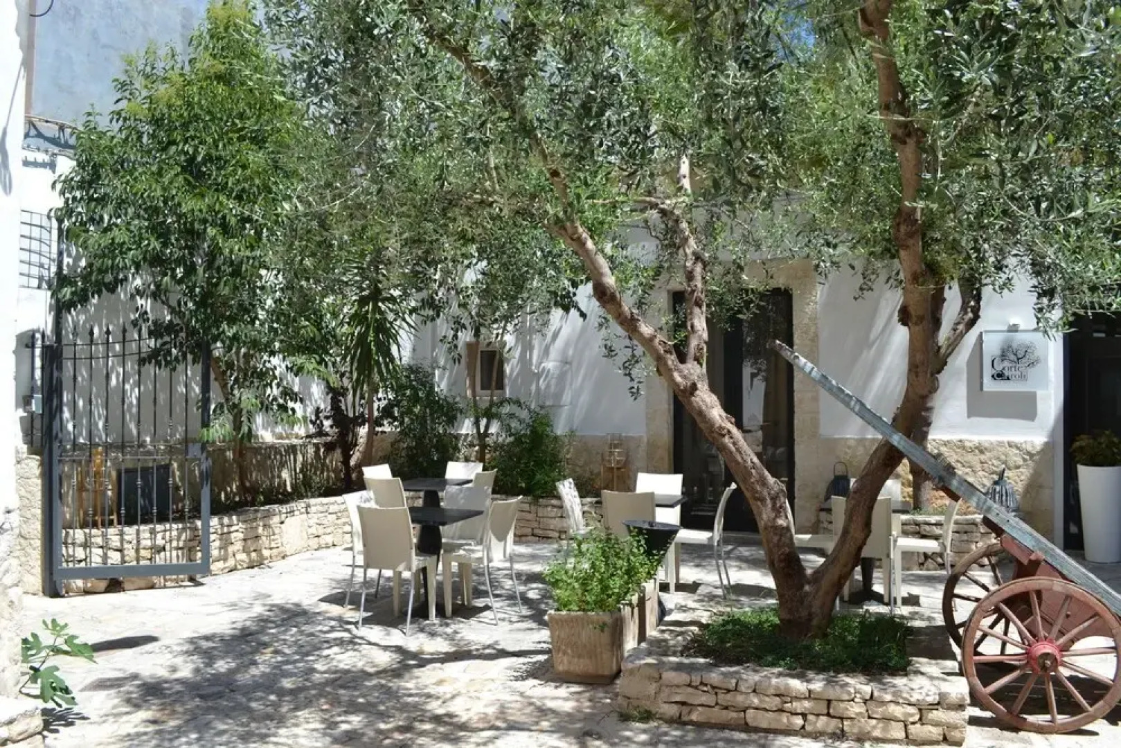 Corte Cairoli B&B and Suite