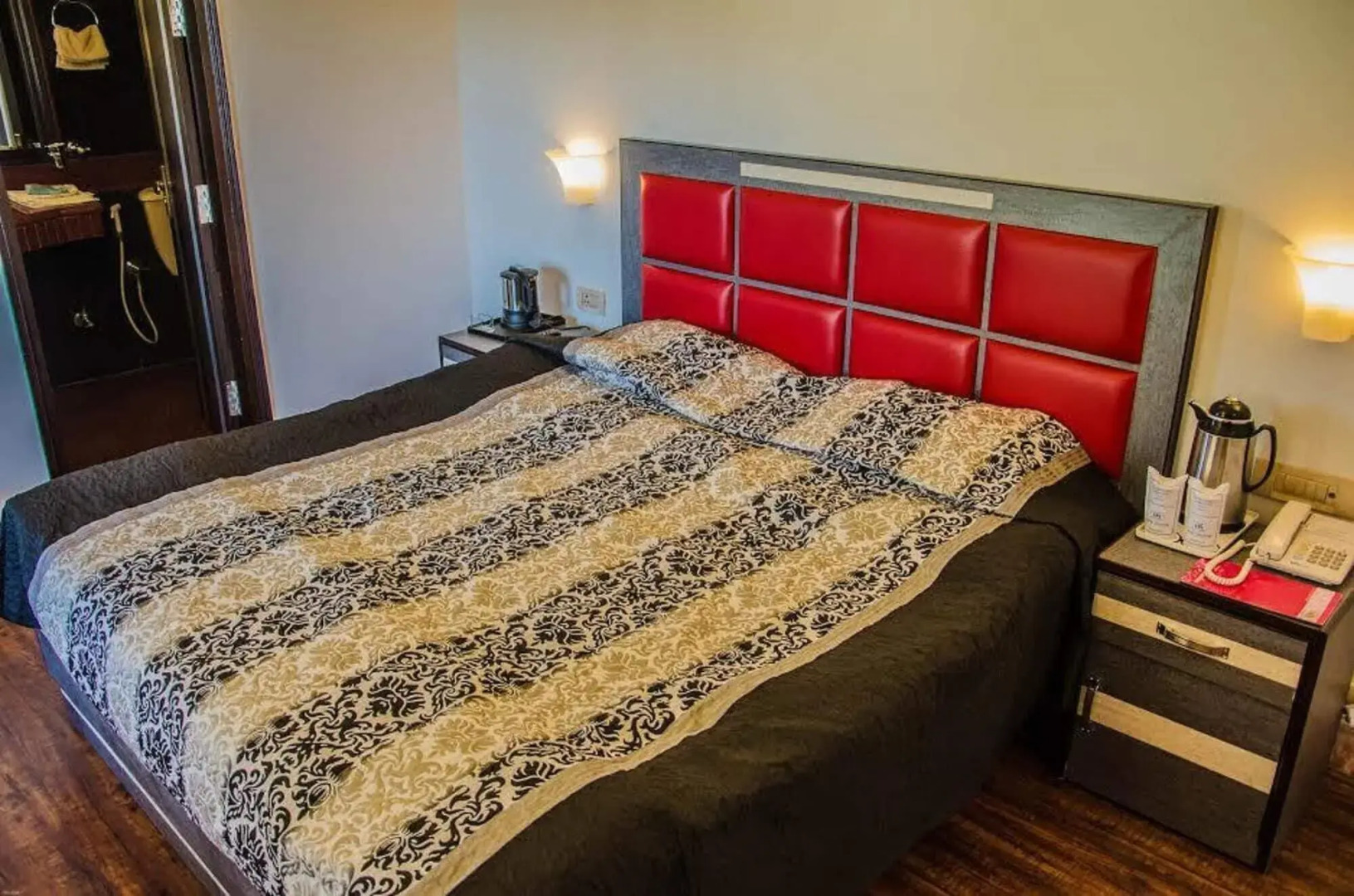 Hotel Shilton by Royal Collection