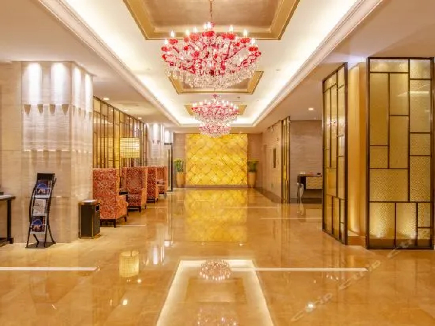 Lake View Garden Hotel