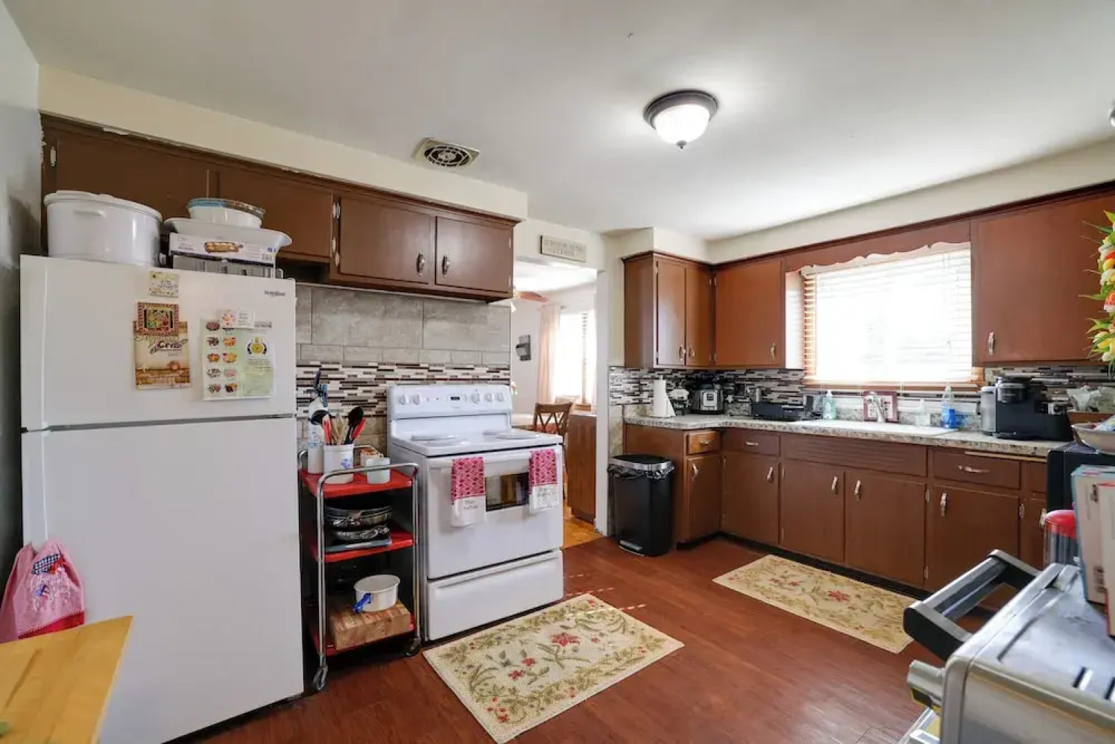 Large Private Yard: Home 14 Mi to Niagara Falls!