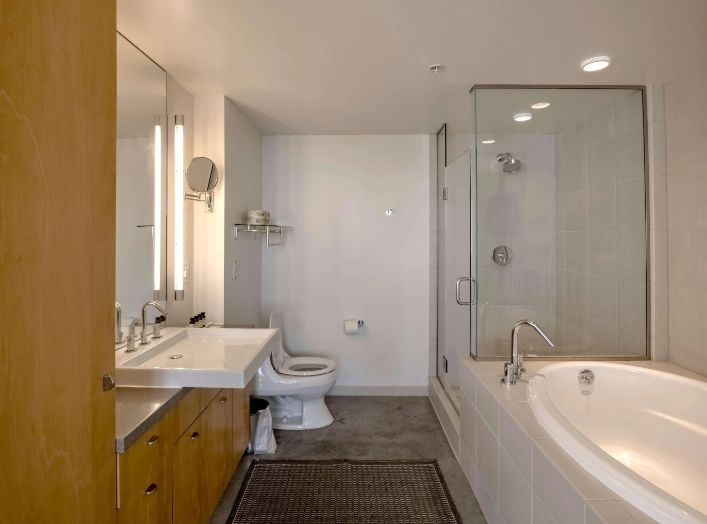 hotelVetro Iowa City, Tapestry Collection by Hilton