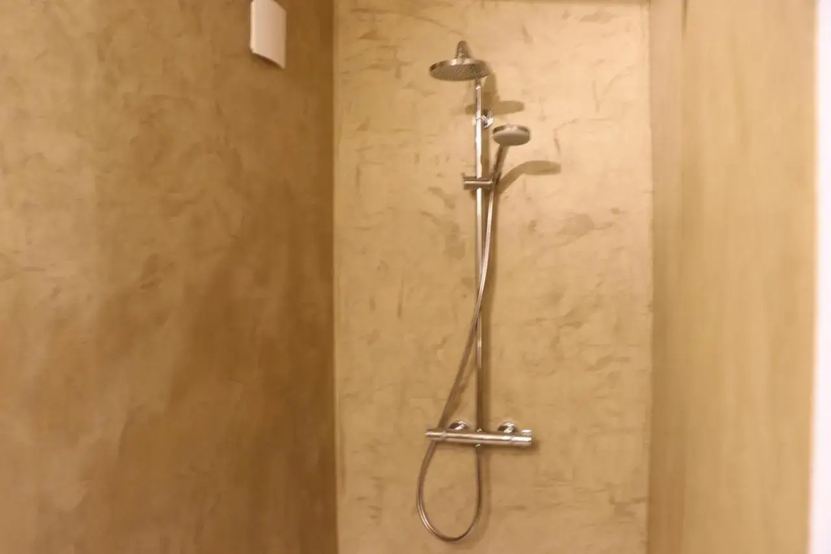 Van Hamme 1642 - 4 bed house