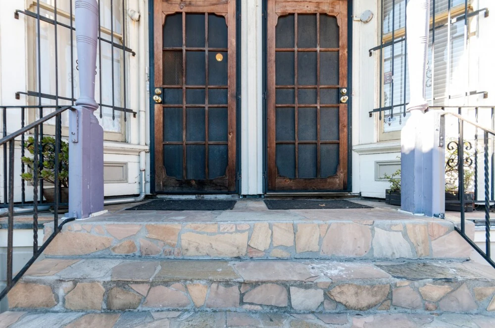 Gorgeous 4 Bedroom Victorian Townhouse