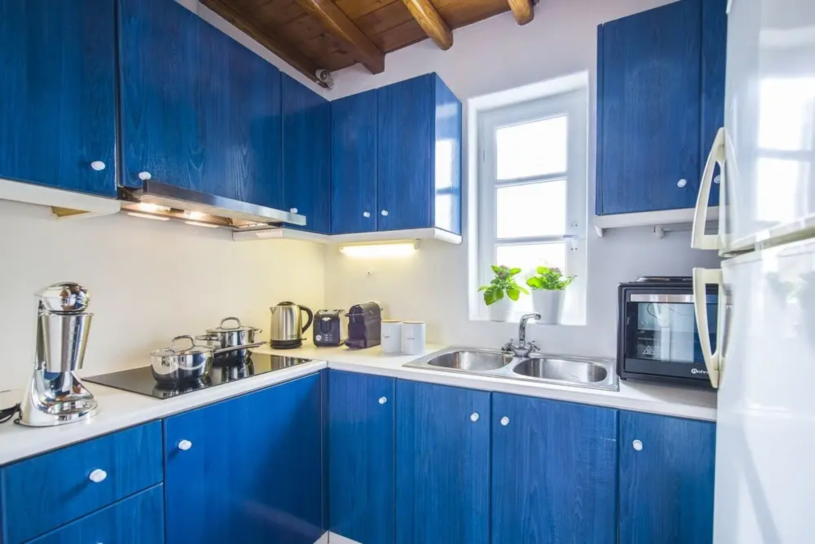 Mykonos Psarrou villa for 18 persons by VillaRentalsgr