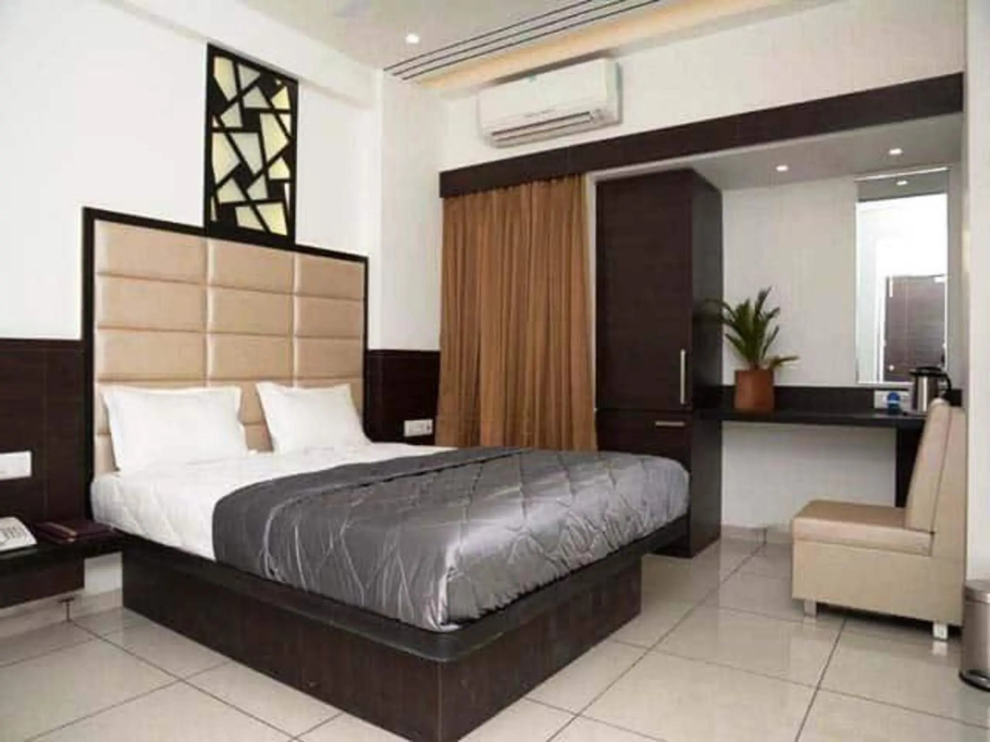 Hotel apple Inn Bharuch