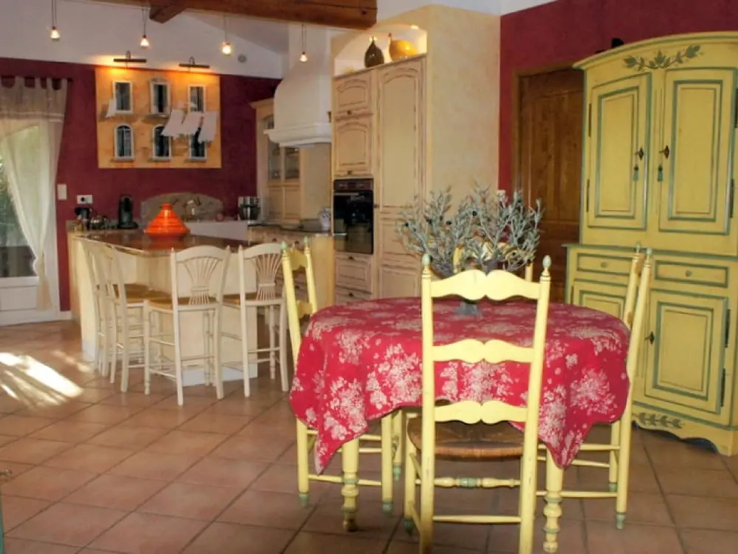 Cozy Villa in Roquemaure France With Private Swimming Pool