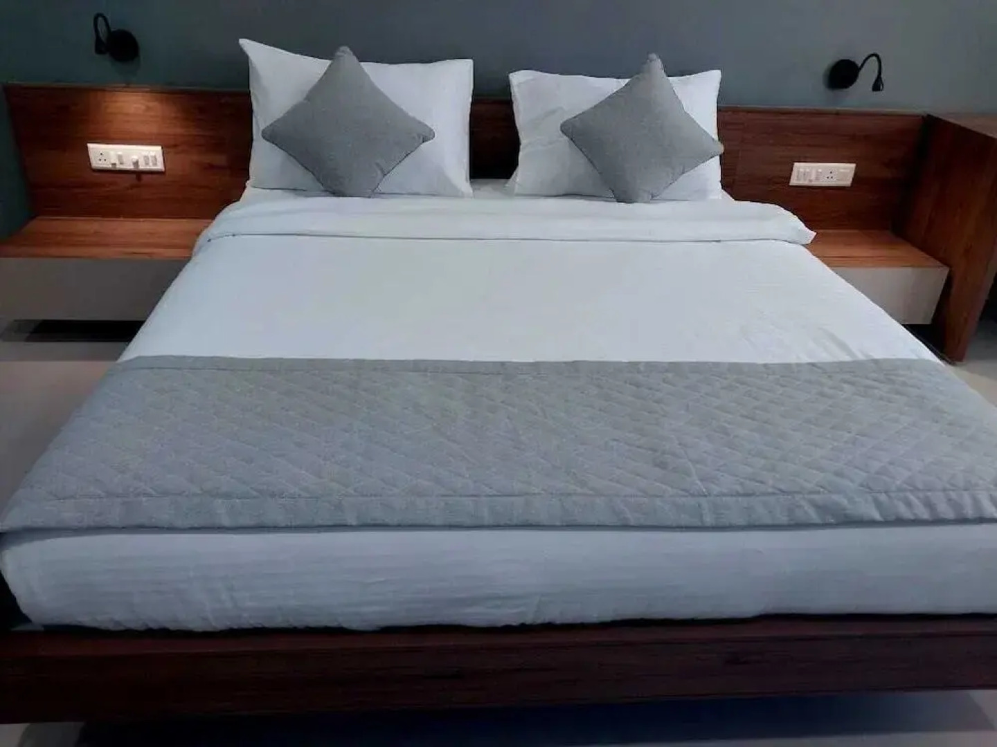 The Camellia by YUHI