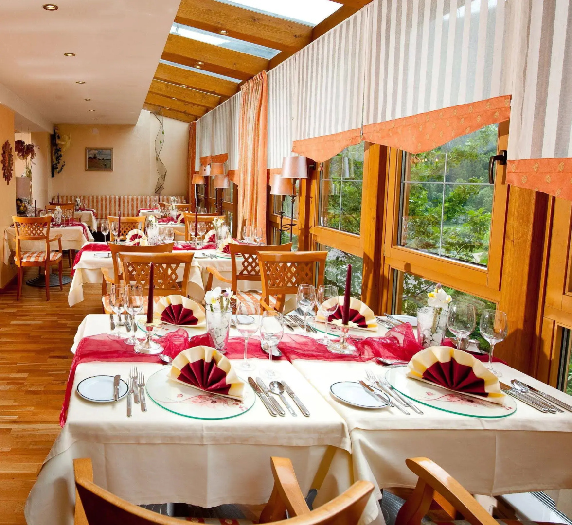 Wohlfühl & Genusshotel Felsenhof