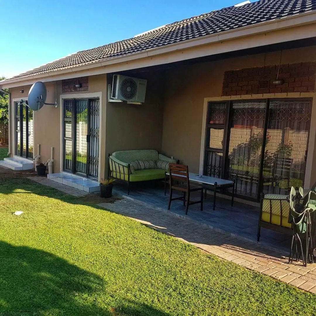 Legae Larona Guest House