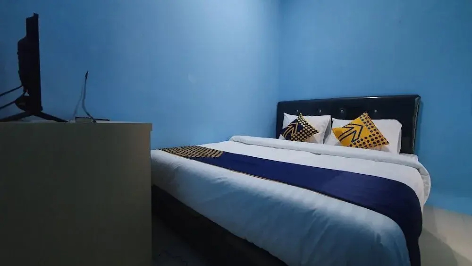 OYO 2302 Blue House Costel Syariah