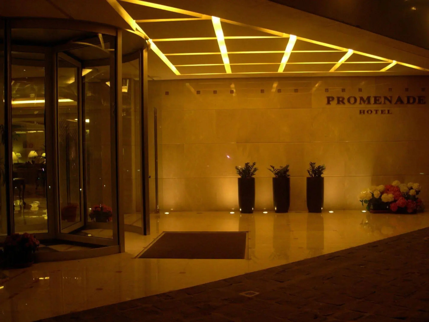 Promenade Hotel