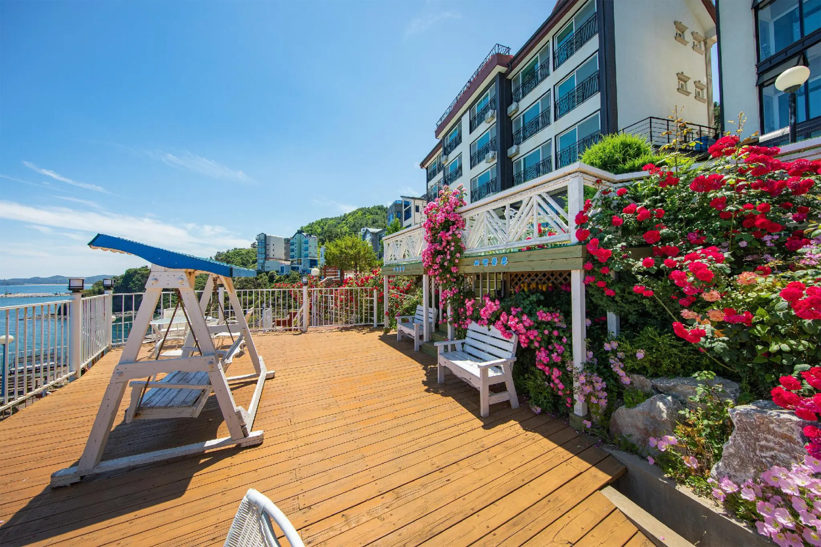 Samcheok CNBLUE Pension