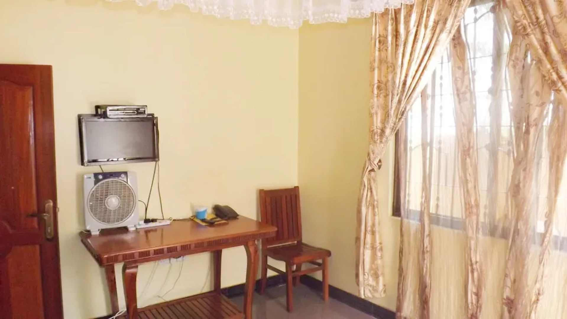 Oneira Hotel