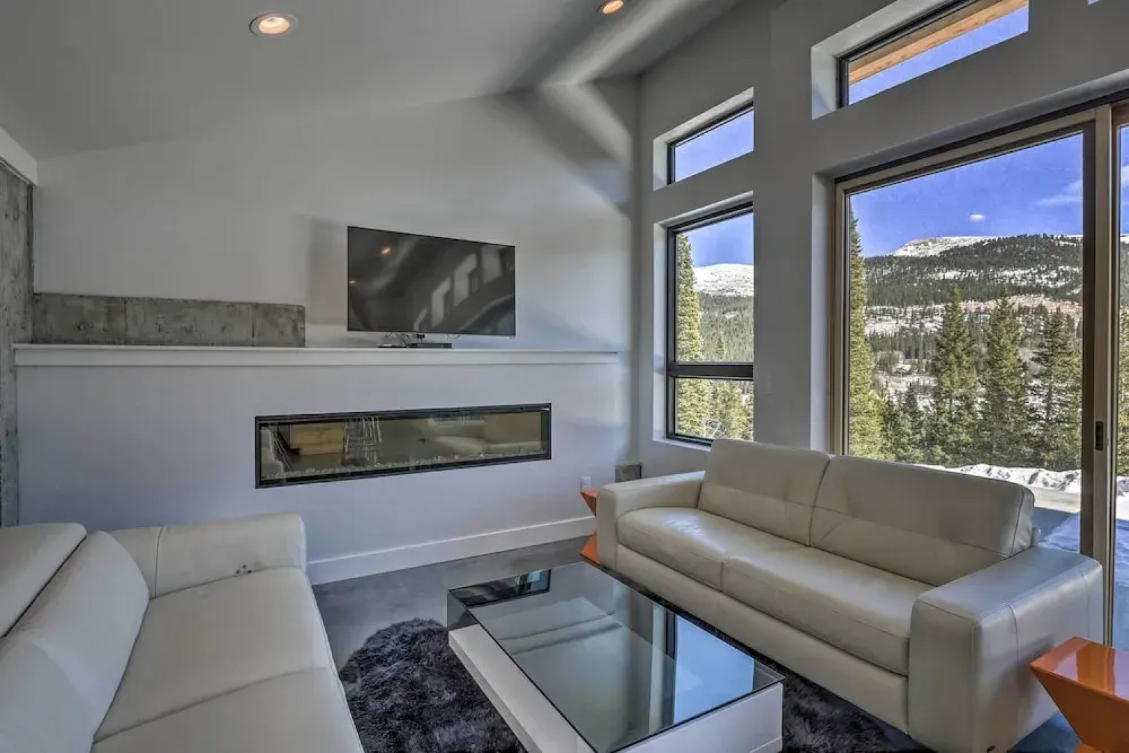 Four Voices Home: Mountain Views, 15 Mi to Breck