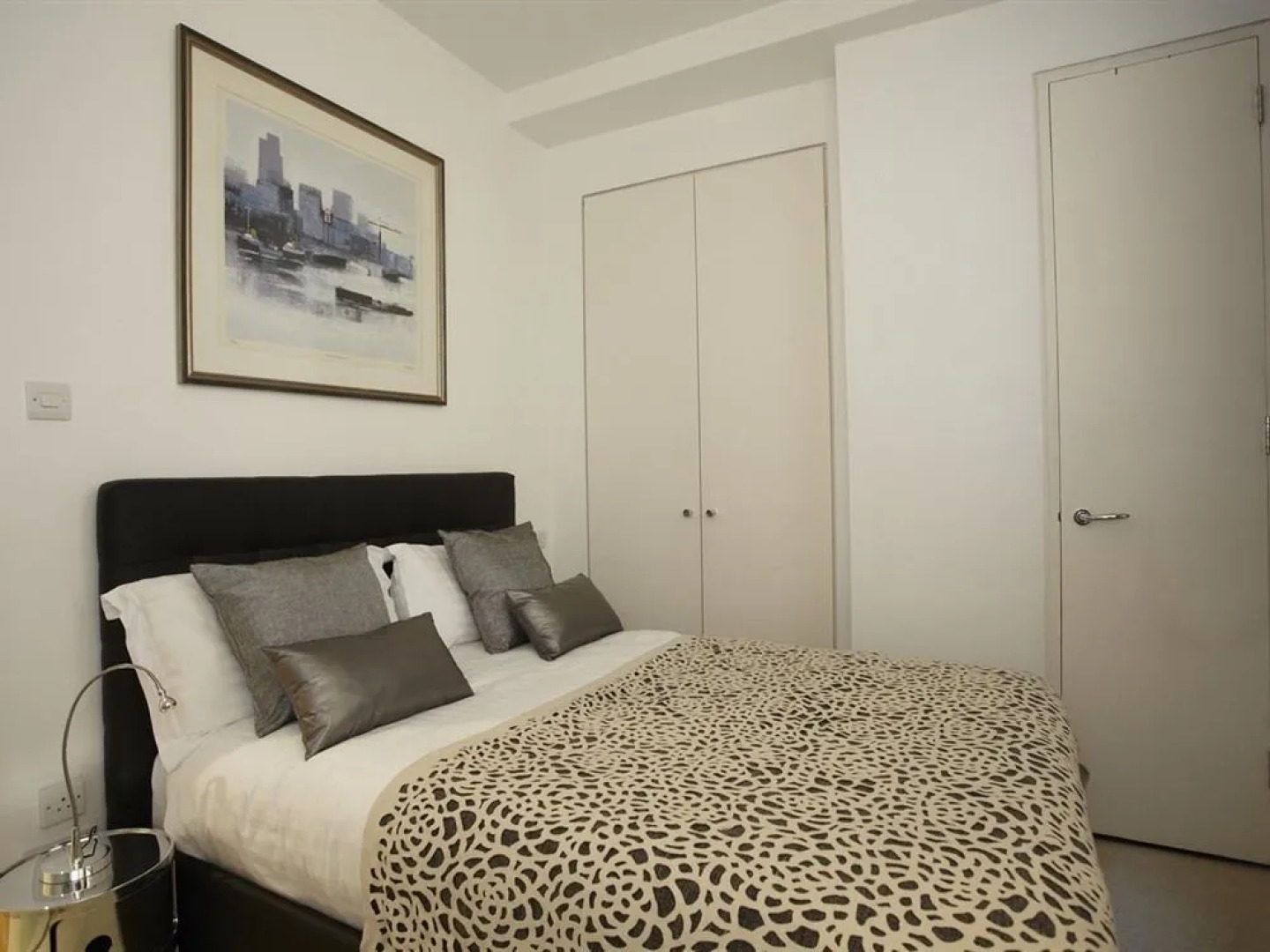 Saint Paul's Apartment