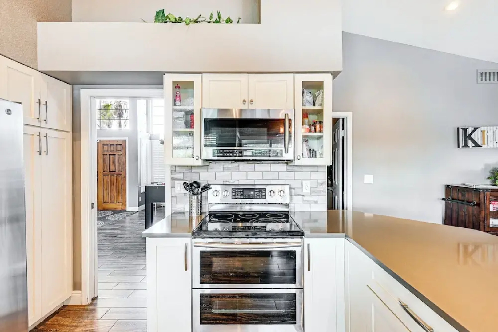 Saltwater Pool & Grill: Tempe Retreat!