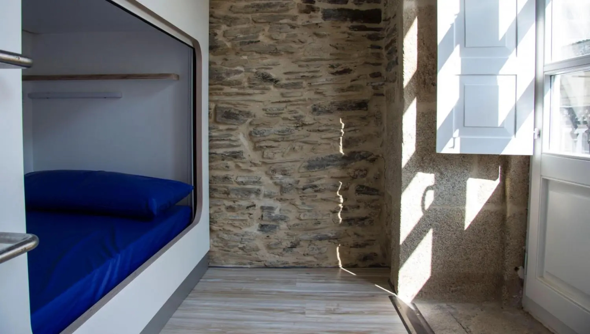 Hostel Cross - Adults Only