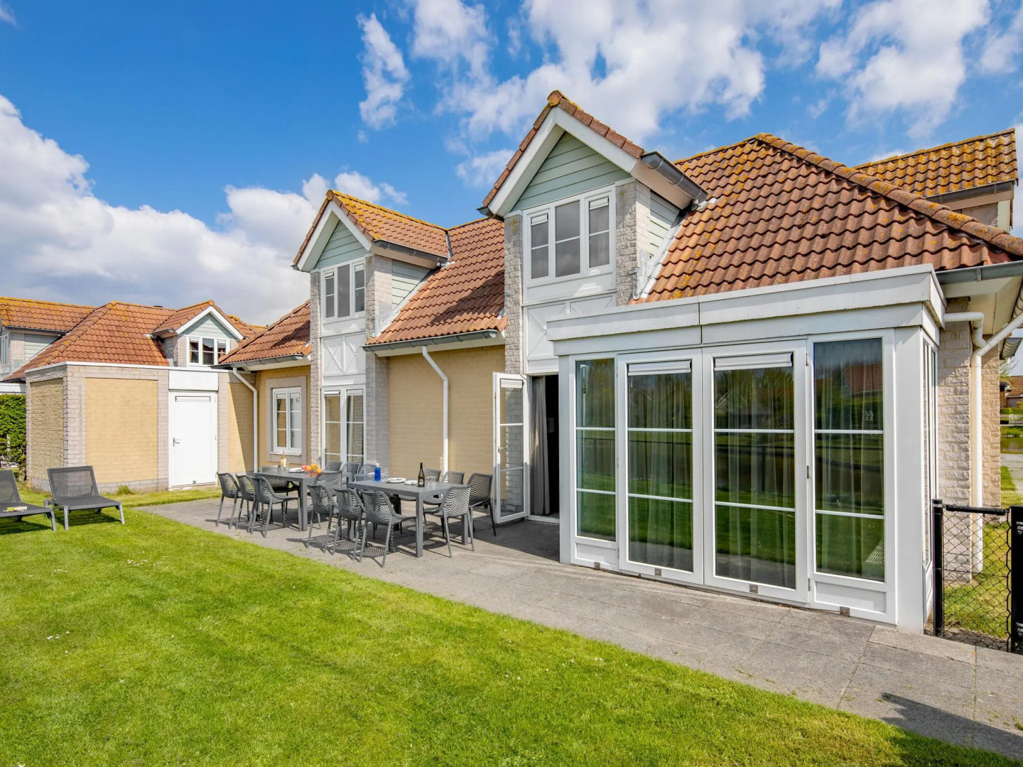 Restyled Villa With Dishwasher and Whirlpool, Near the Sea