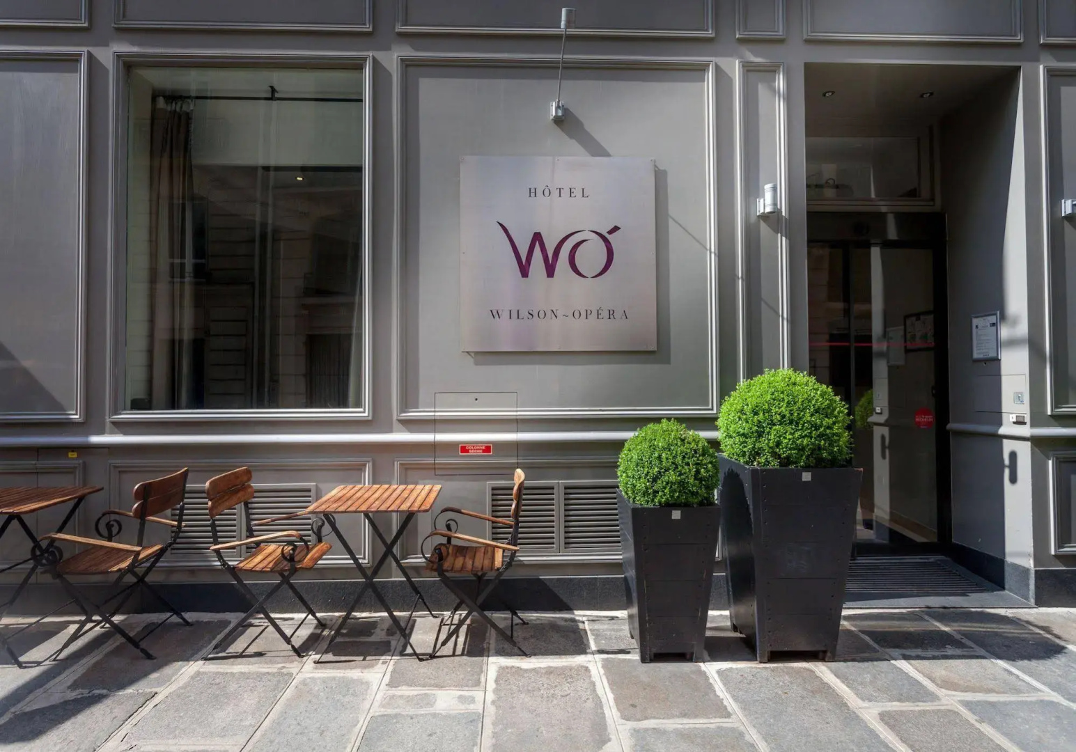 Le 12 Hotel