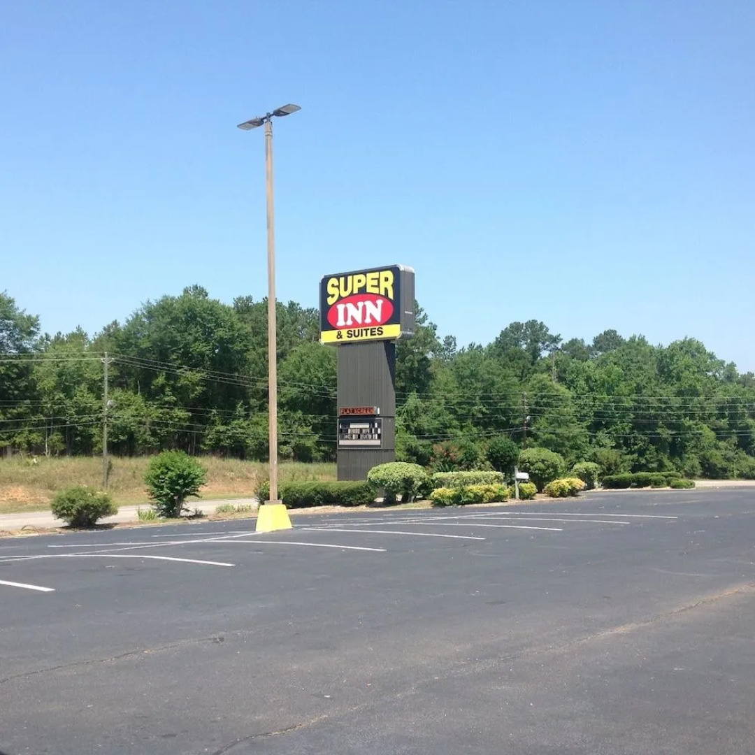 Super Inn & Suites by OYO Milledgeville