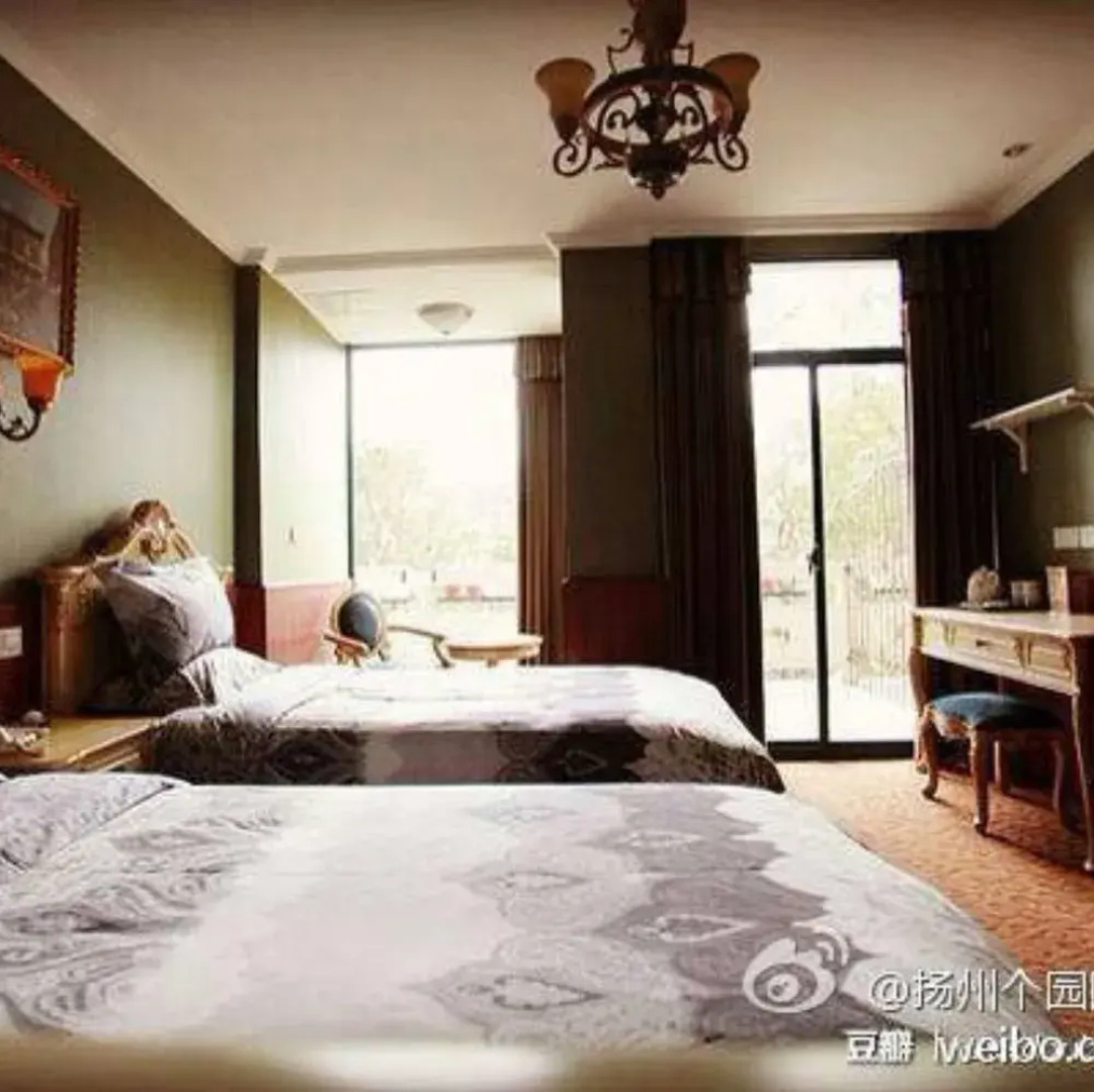 Canal International Youth Hostel