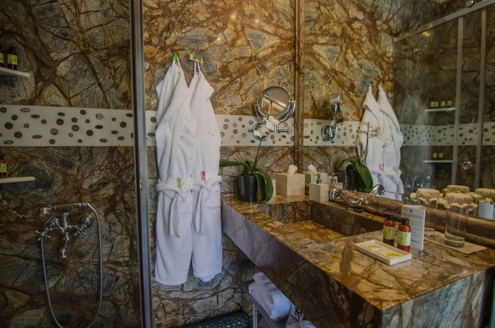 Agalia Luxury Suites