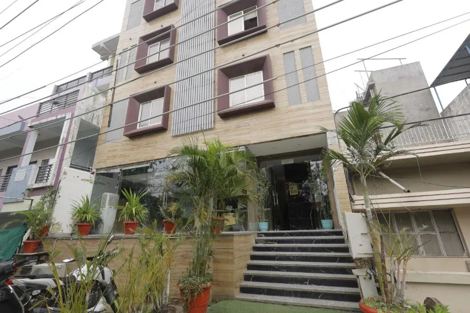 Hotel Pride Inn