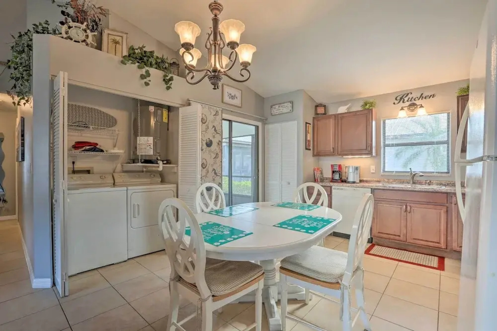 Condo w/ Screened-in Porch, 1 Mi to Sebring Golf!