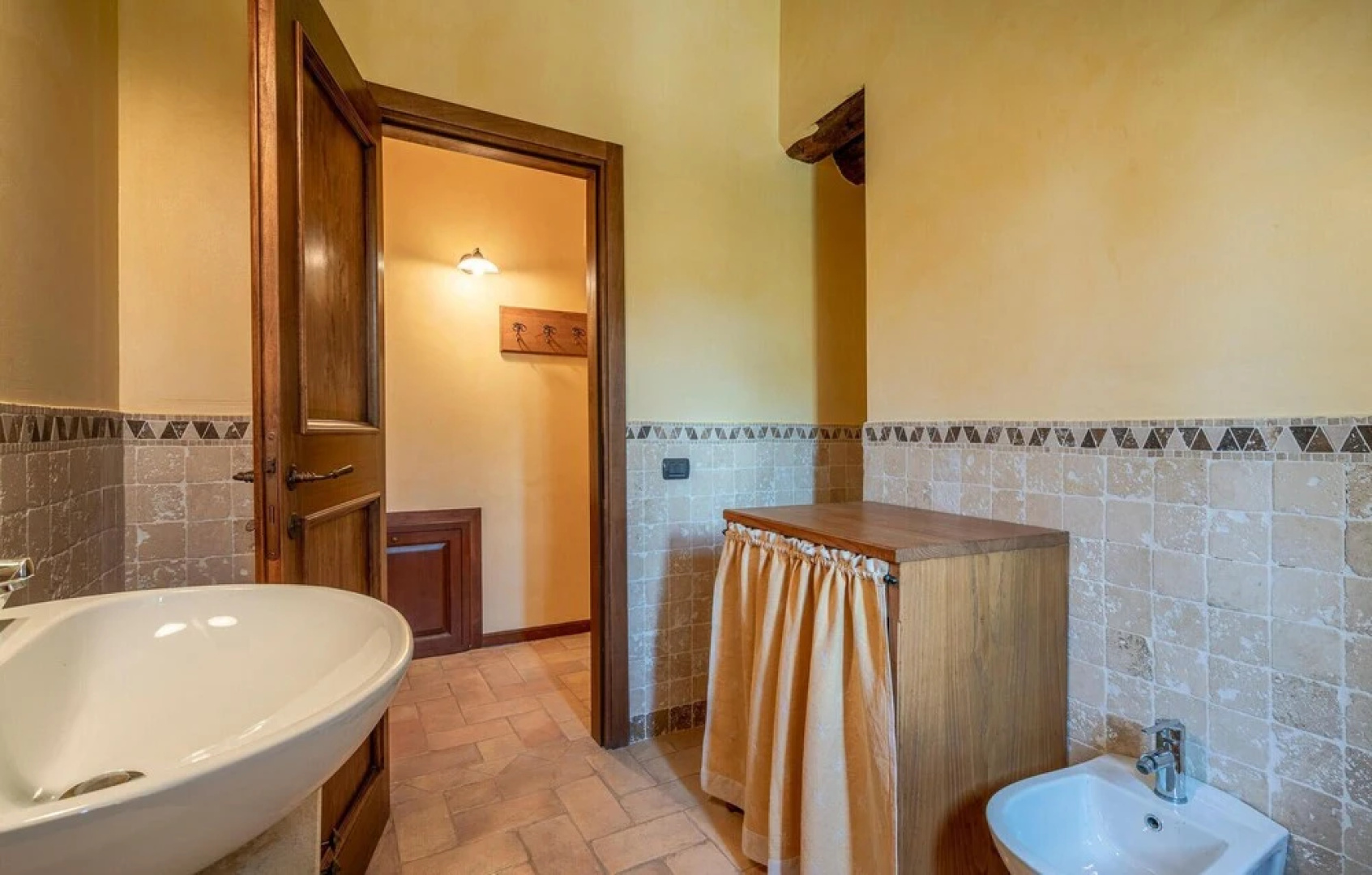 Nice Home in Camerino With Outdoor Swimming Pool, Wifi and 1 Bedrooms