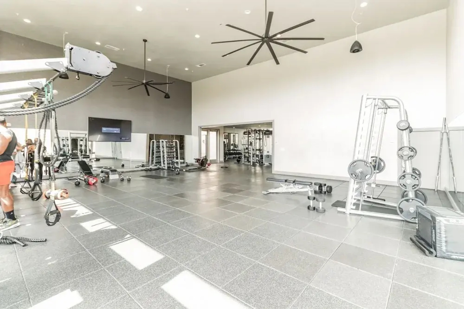 Location! Location! Cozy & Luxe 1 Bedroom Apts by Redawning